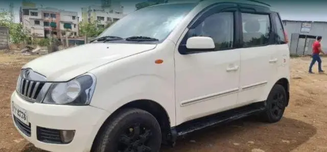 Mahindra Quanto C8 2012