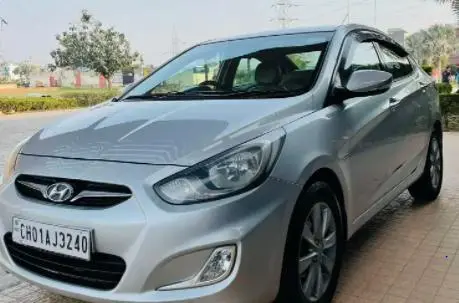Hyundai Verna 1.6 CRDi S 2011