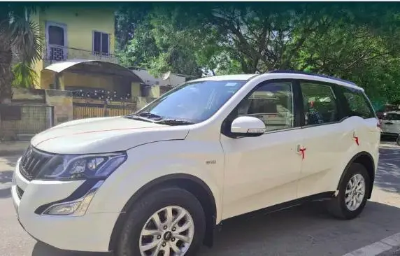 Mahindra XUV500 W11 AT 2018