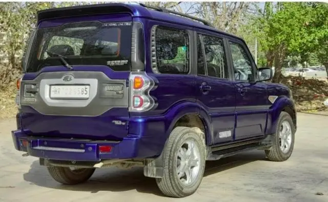 Mahindra Scorpio S10 2015