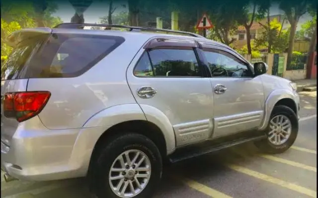 Toyota Fortuner 3.0 4X4 MT 2012
