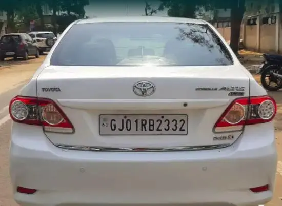 Toyota Corolla Altis D-4D J 2013