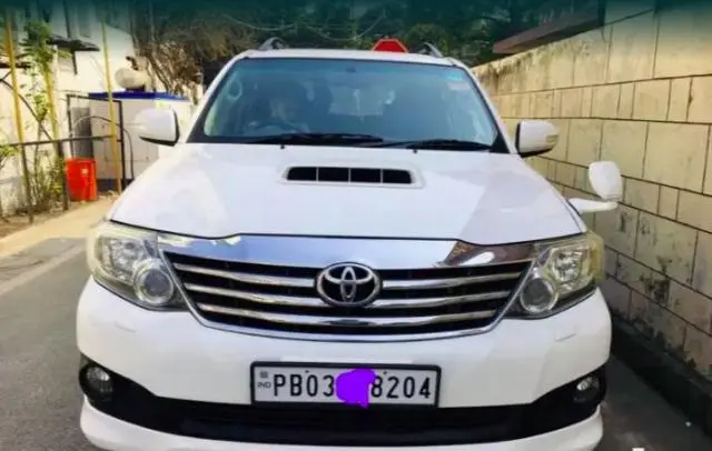 Toyota Fortuner 3.0 4X2 AT 2012