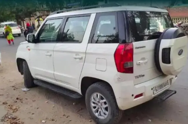 Mahindra TUV300 T8 2017