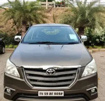 Toyota Innova 2.5 G 8 STR BS IV 2015