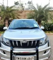 Mahindra XUV500 W10 2016