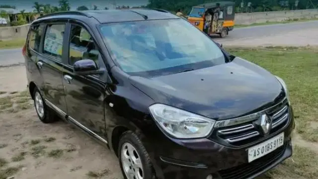 Renault Lodgy 110 PS RXZ 7 STR 2015