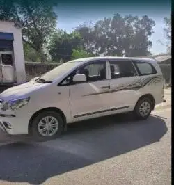 Toyota Innova 2.5 E 7 STR 2011