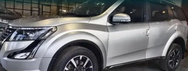 Mahindra XUV500 W11 2018