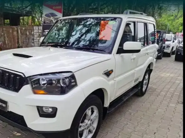 Mahindra Scorpio S10 AT 2015