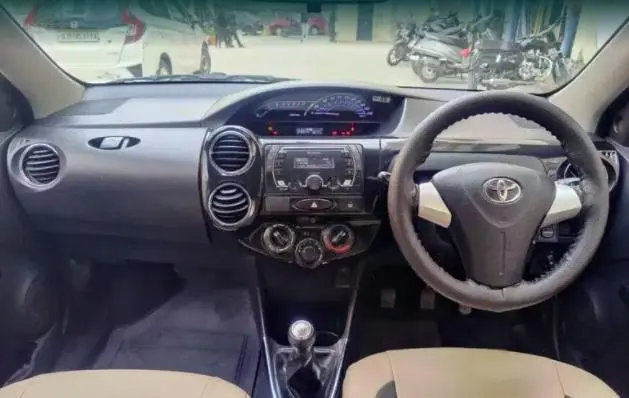 Toyota Etios Cross 1.2 G 2017