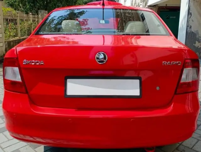 Skoda Rapid 1.6 MPI AMBITION 2016