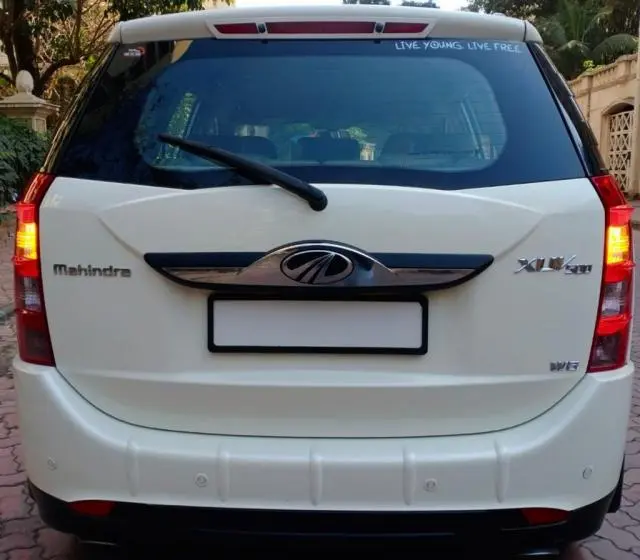 Mahindra XUV500 W8 2WD 2016