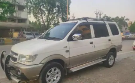 Chevrolet Tavera NEO 3 LT 9 STR BS III 2016