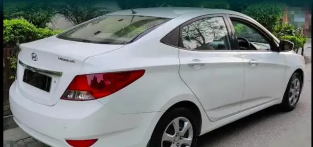 Hyundai Verna CRDI 1.6 EX AT 2013