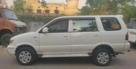 Chevrolet Tavera NEO 3 LT 9 STR BS III 2017