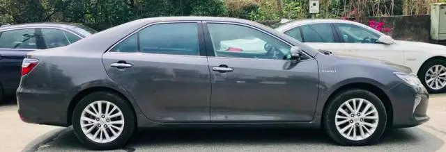 Toyota Camry Hybrid 2015