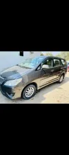 Toyota Innova 2.5 V 7 STR 2012