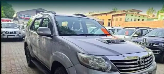 Toyota Fortuner 2.8 4x2 MT 2015