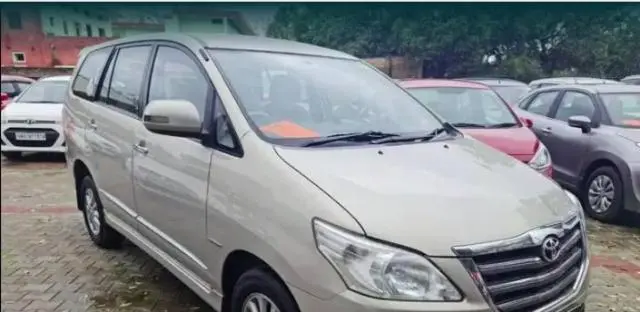 Toyota Innova 2.0 VX 7 STR BS IV 2014