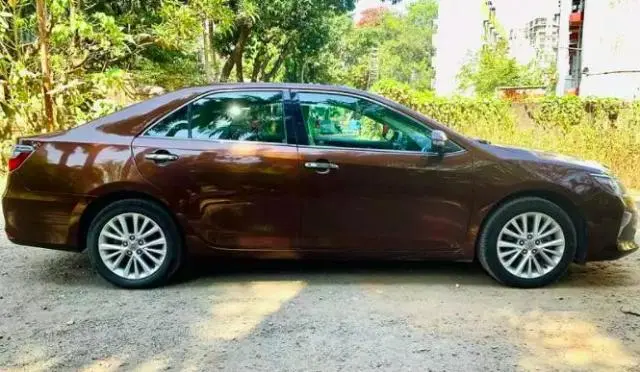 Toyota Camry Hybrid 2016