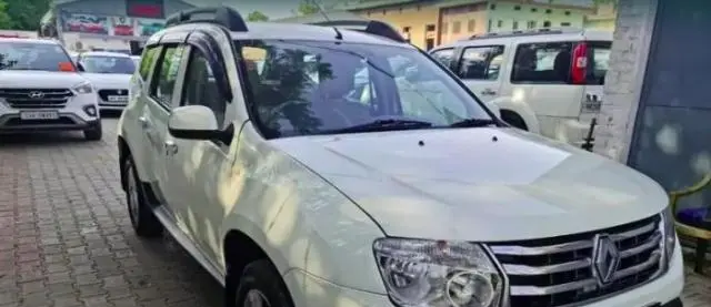 Renault Duster 85 PS RXZ 4X2 MT 2013