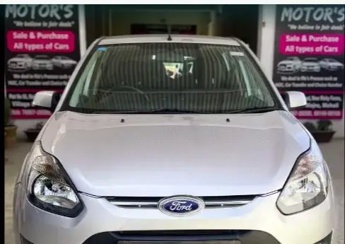 Ford Figo 1.5D TITANIUM MT 2012