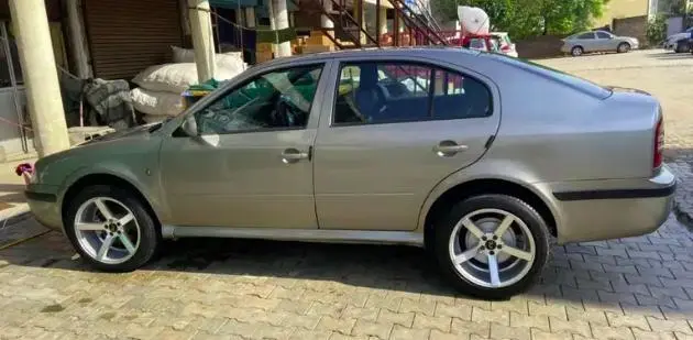 Skoda Octavia AMBIENTE 1.9 TDI 2009