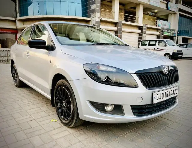 Skoda Rapid 1.6 MPI Elegance AT 2015