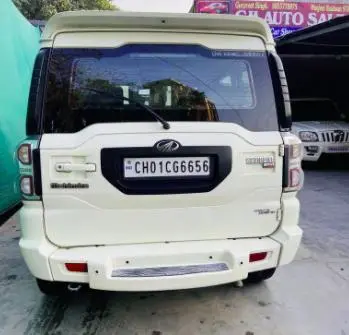 Mahindra Scorpio S10 2015