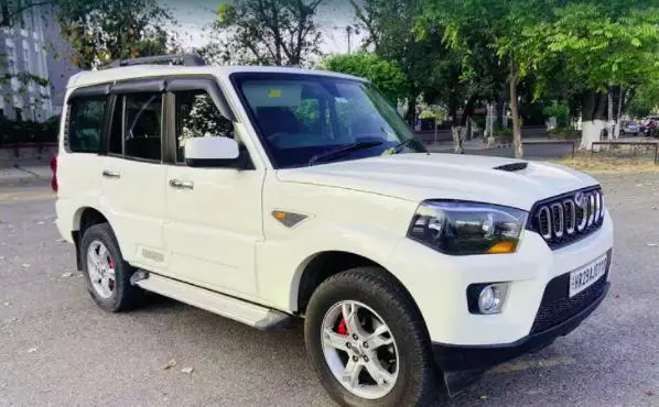 Mahindra Scorpio S10 2015
