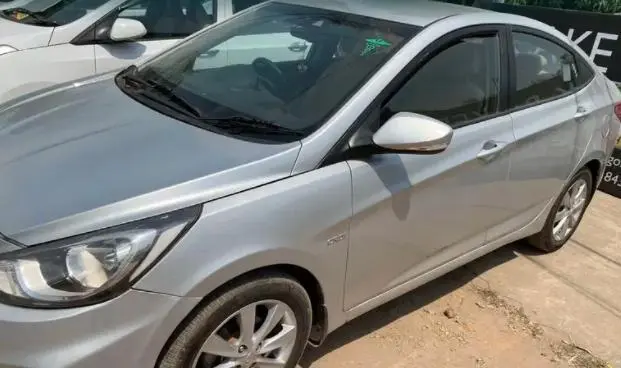 Hyundai Verna FLUIDIC 1.6 SX CRDI 2013