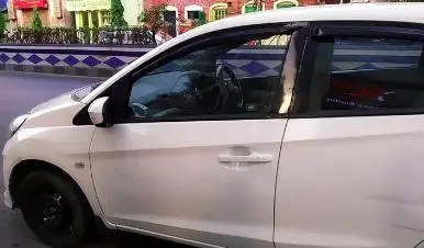 Honda Brio V MT 2012