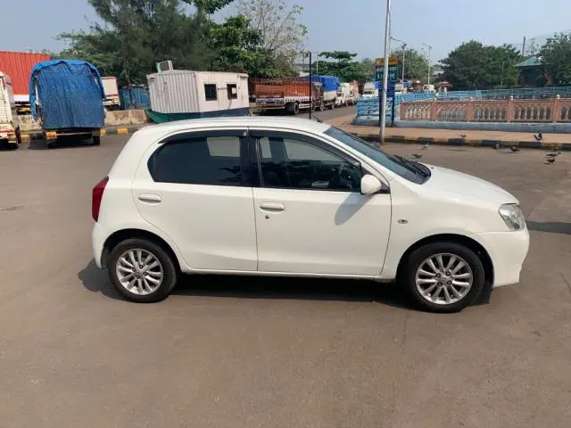 Toyota Etios Liva V 2012
