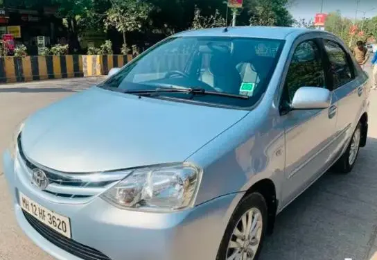 Toyota Etios V 2011