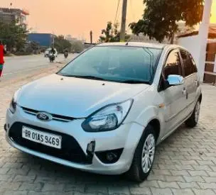 Ford Figo 1.5D TITANIUM MT 2011