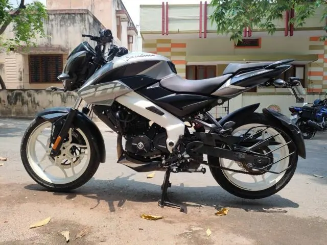 Bajaj Pulsar NS200 ABS BS6 2021