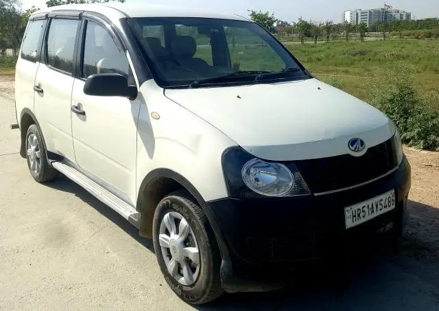 Mahindra Xylo Base 2013