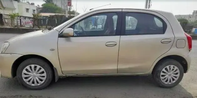 Toyota Etios Liva G 2012