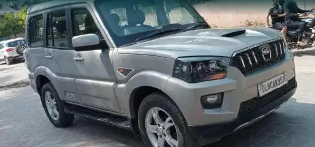 Mahindra Scorpio S10 2015
