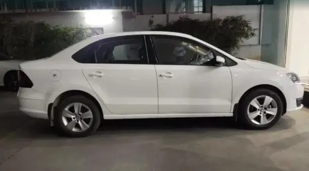 Skoda Rapid 1.6 MPI AMBITION AT 2020