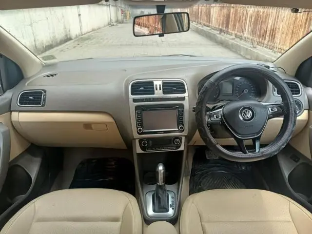 Volkswagen Vento 1.2L TSI Highline Plus AT 2016