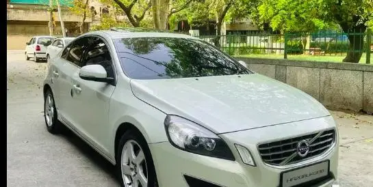 Volvo S60 KINETIC D3 2012