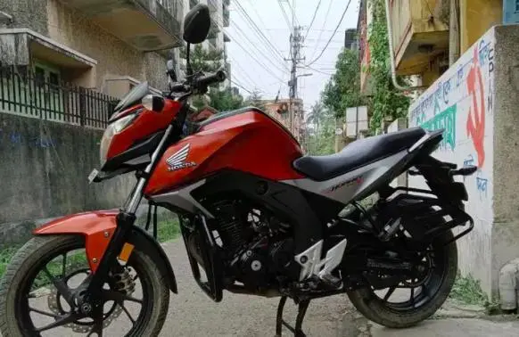 Honda CB Hornet 160R CBS 2016