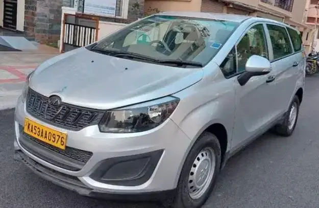 Mahindra Marazzo M2 8 STR 2020