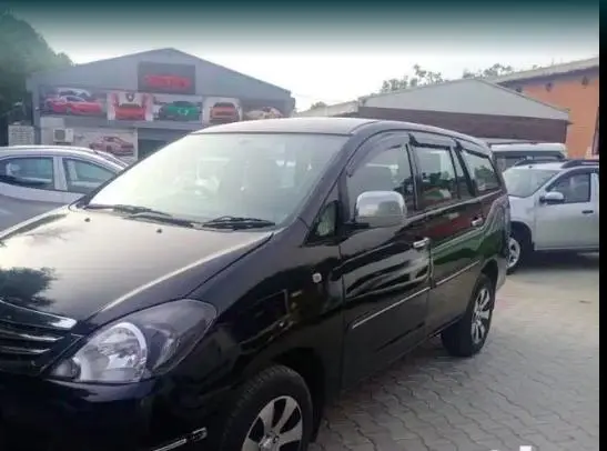 Toyota Innova 2.5 G 7 STR BS III 2007