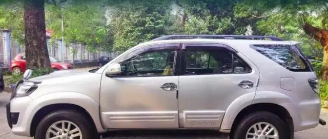 Toyota Fortuner 2.8 4x4 MT 2014