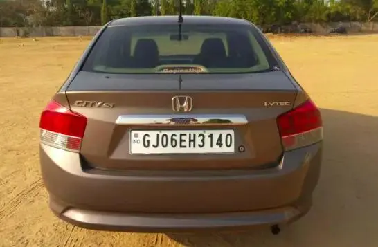 Honda City S i-VTEC 2011