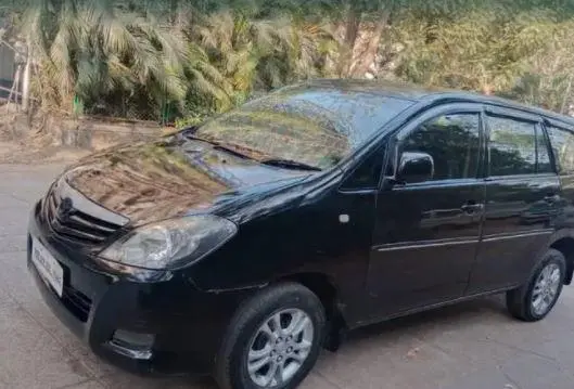 Toyota Innova 2.5 G 8 STR BS III 2008