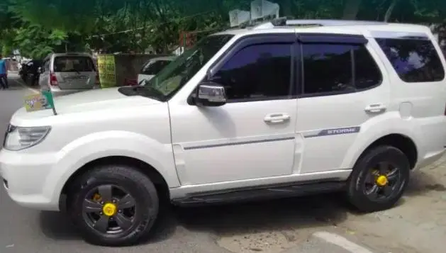 Tata Safari Storme 2.2 VX 4x2 2015